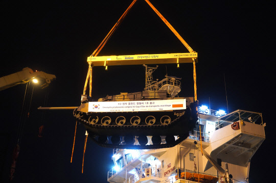 하역되는 K2 전차 모습. 현대로템 제공